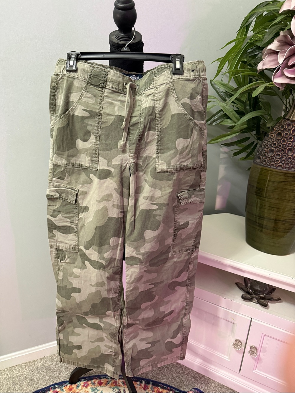 Hollister Womens Olive Camo Cargo Pants